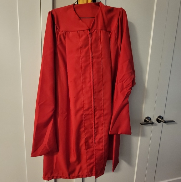 Graduation gown - Picture 1 of 2